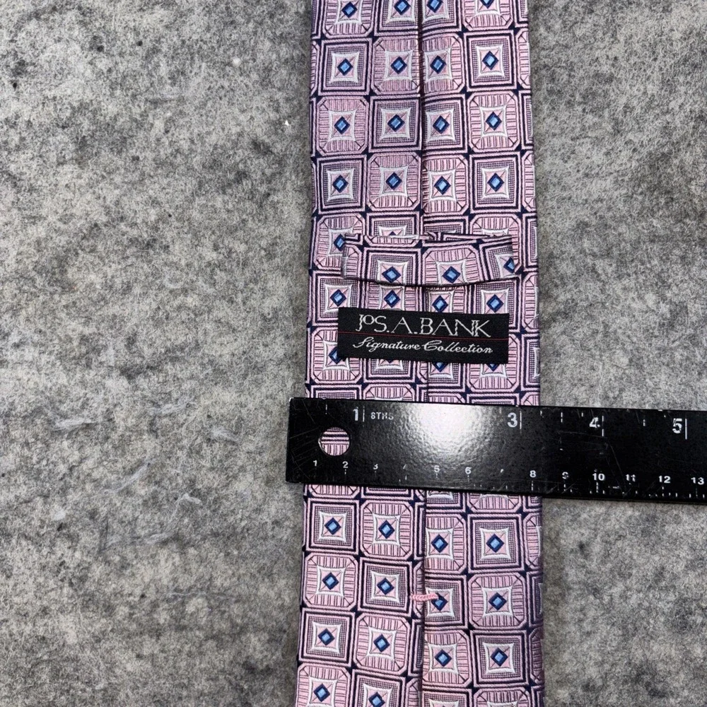Jos. A. Bank Signature Men's Pink‎ & Navy Blue Geometric 100% Silk Necktie